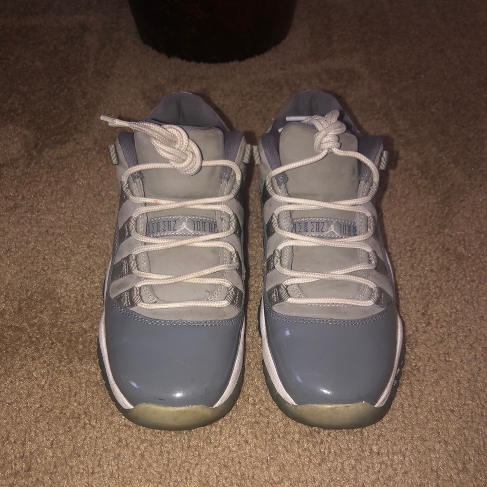 Micheal Jordan 11 retros low cool grey